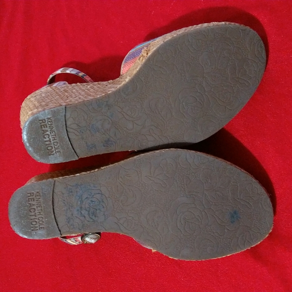 Kenneth Cole Reaction Sandal Wedge - Picture 8 of 8